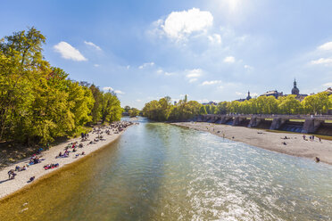 Germany, Munich, people on the beach at riverside of Isar - WDF003645