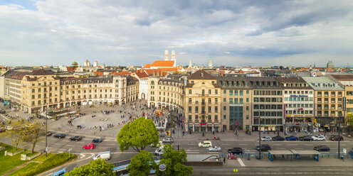 Deutschland, München, Blick auf den Karlsplatz - WDF003650