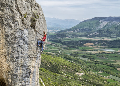 Frankreich, Orpierre, Bergsteiger - ALRF000520