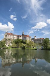 Deutschland, Baden-Württemberg, Sigmaringen, Schloss Sigmaringen und Donau - EL001749