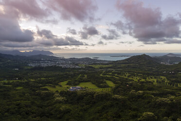 USA, Hawaii, Oahu, Nu'uanu Pali Aussichtspunkt, Blick über Kane'ohe - NGF000346