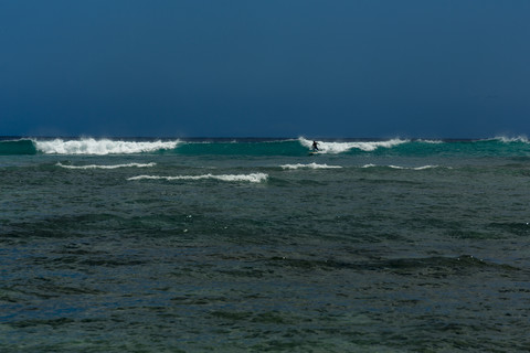 USA, Hawaii, Oahu, Surfer am Waikiki Beach, lizenzfreies Stockfoto