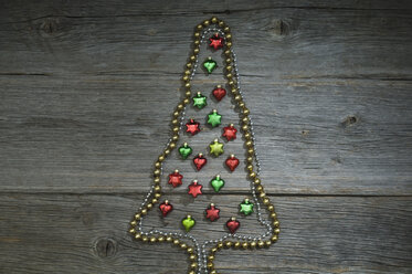 Weihnachtsdekoration Formgebung Weihnachtsbaum auf Holz - ASF005904