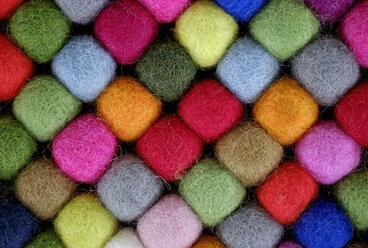Colourful balls of wool - HLF000984