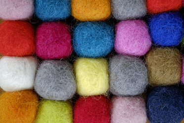 Colourful balls of wool - HLF000985