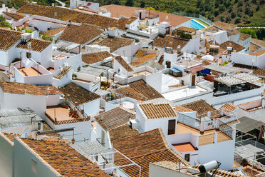 Spain, Andalusia, Malaga, Frigiliana, white town, roofs - KIJF000488