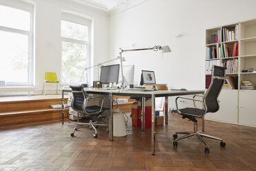 Modern office - RHF001593
