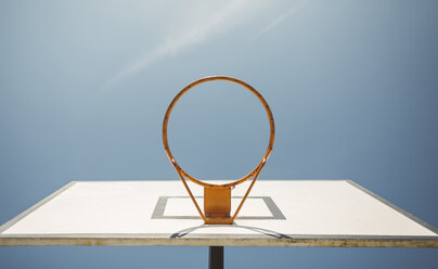 Basketball hoop, upward veiw - DAPF000147