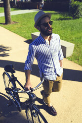 Young man with bicycle - FMOF000002