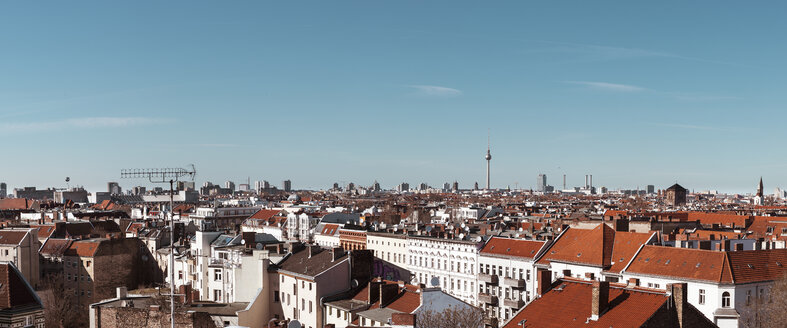 Deutschland, Berlin, Panoramablick auf die Stadt mit Fernsehturm - ZMF000478