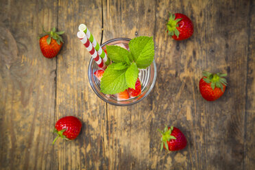 Detox water, infused water, watermelon, strawberry and mint - LVF005008