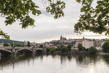 Tschechische Republik, Prag, Prager Burg am Abend - MELF000120