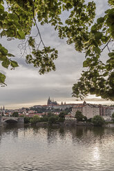 Tschechische Republik, Prag, Prager Burg am Abend - MELF000125