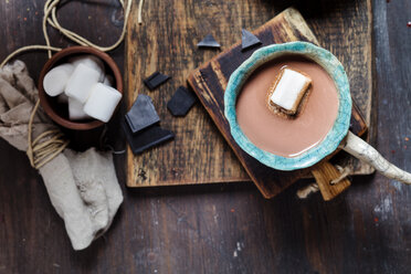 Heißer Kakao mit Marshmellows und dunkler Schokolade - SBDF002962