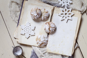 Selbstgebackene Weihnachtsplätzchen - SBDF002970