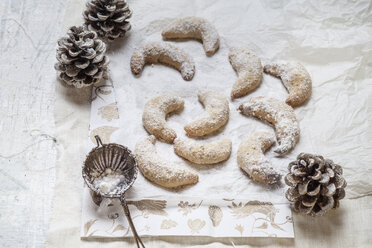 Selbstgebackene Weihnachtsplätzchen, Vanillekipferl - SBDF002985