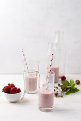 Buttermilch mit Erdbeeren - MYF001642