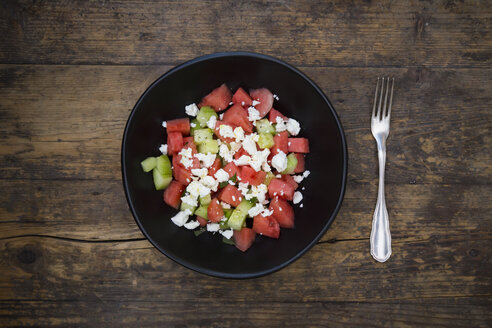 Salatschüssel mit Wassermelone, Gurke, Minze und Feta - LVF005032