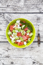 Salatschüssel mit Wassermelone, Gurke, Minze und Feta - LVF005035