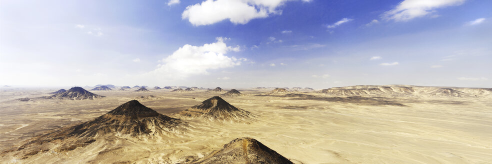 Africa, Egypt, New Valley Governorate, Farafra, Black Desert - FPF000090