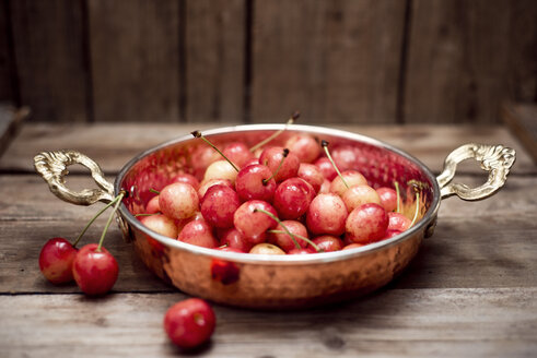 Organic cherries in sahan - CZF000258