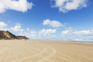 Neuseeland, Nordinsel, Northland, Ripiro Beach, Tasmanische See, längster befahrbarer Strand - GWF004785