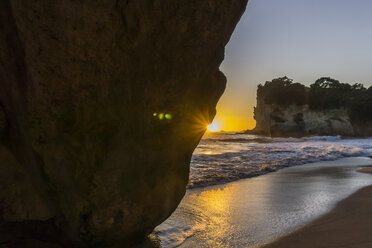 Neuseeland, Wanganui, aufgehende Sonne - UUF007939