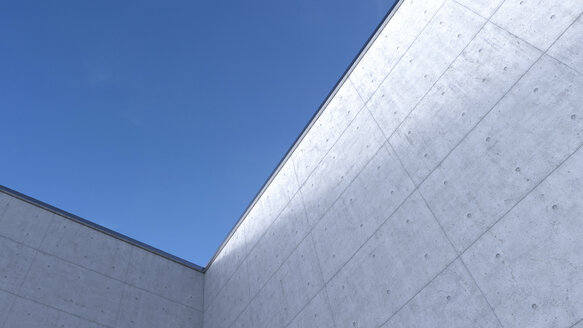 High concrete wall, 3D Rendering - UW000912