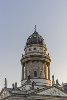 Deutschland, Berlin, Kuppel des Deutschen Doms am Gendarmenmarkt - PVCF000844