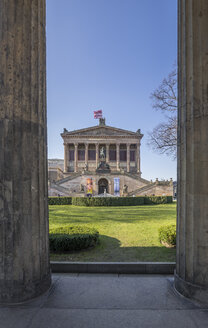 Deutschland, Berlin, Blick auf die Alte Nationalgalerie - PVCF000849