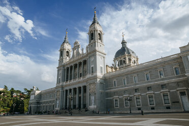 Spanien, Madrid, Almudena-Kathedrale - KIJF000501