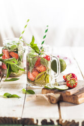 Vitamin water, detox water, infused water, limes, strawberries, mint - SBDF003003