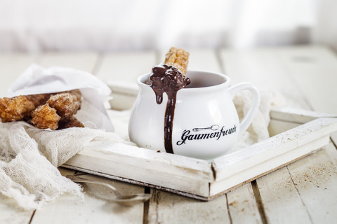 Churros mit heißer Schokolade, lizenzfreies Stockfoto