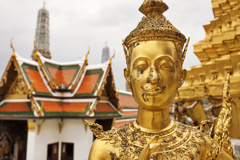 Thailand, Bangkok, Wat Benchamabophit, golden statue - FPF000100