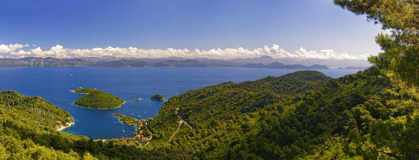 Croatia, Dalmatia, Dubrovnik-Neretva, Mljet Island, Harbour of Prozurska Luka, view to croatia onshore - GFF000633