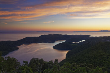 Kroatien, Dalmatien, Dubrovnik-Neretva, Insel Mljet, National Park Mljet bei Sonnenuntergang - GFF000636