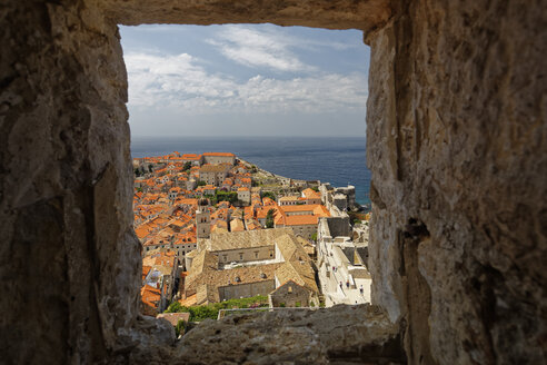 Kroatien, Dubrovnik, Altstadt, Blick von der Stadtmauer - GFF000661