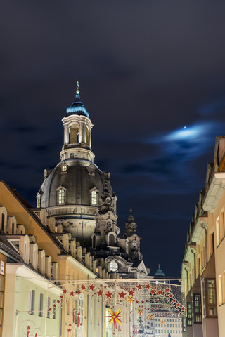 Deutschland, Sachsen, Dresden, Frauenkirche, Neumarkt bei Nacht, lizenzfreies Stockfoto