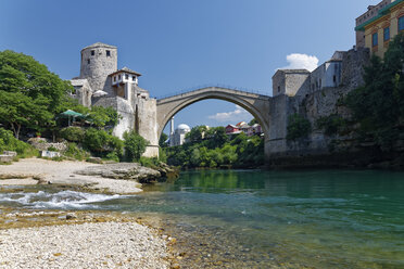 Bosnia and Herzegovina, Mostar, Old town, Old bridge and Neretva river - GFF000673