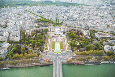 Frankreich, Paris, Blick auf das Trocadero mit der Seine im Vordergund - ZEDF000213