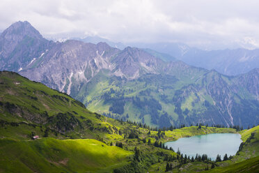 Deutschland, Bayern, Allgäuer Alpen, Panoramablick vom Zeigersattel des Seealpsees, Höfats links - WGF000899