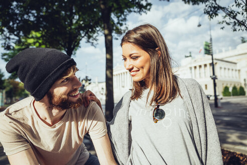 Austria, Vienna, young couple in front of Parliament building - AIF000343