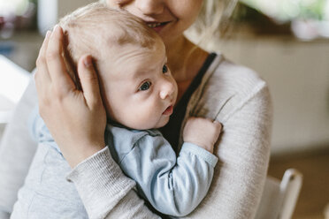 Mother with baby boy at home - HAPF000641