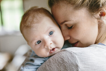 Mother with baby boy at home - HAPF000647