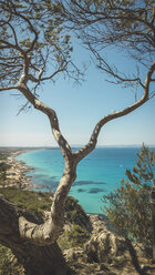 Formentera, Spanien, Blick auf das Mittelmeer - CMF000517