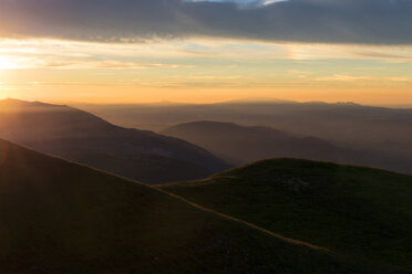 Italy, Umbria, Mt Acuto, Sunset over Apennine Mountains - LOMF000314