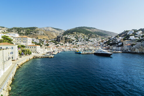 Griechenland, Hydra, Blick auf den Hafen - THAF001671