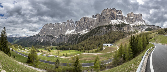 Italy, South Tyrol, Dolomites, Val Badia, Gardena Pass - STSF001047