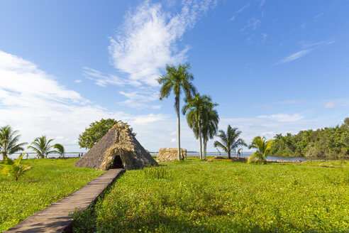 Zapata-Halbinsel, Guama, strohgedeckte Hütten, Rekonstruktion des Indianerdorfs Tiano - MABF000372