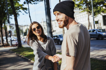 Austria, Vienna, happy young couple on ring road - AIF000367